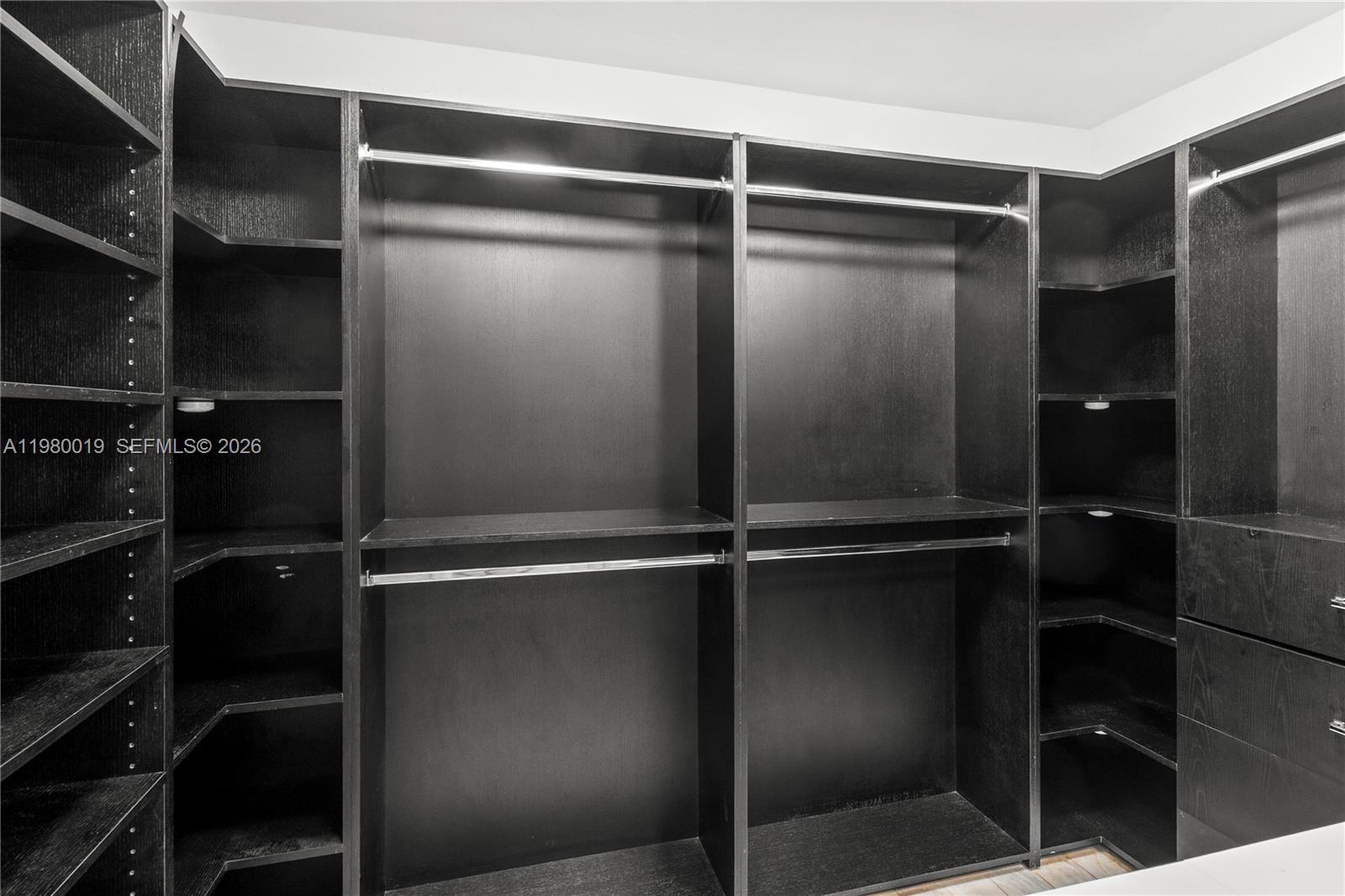 CLINTON GROVE ESTS - Residential