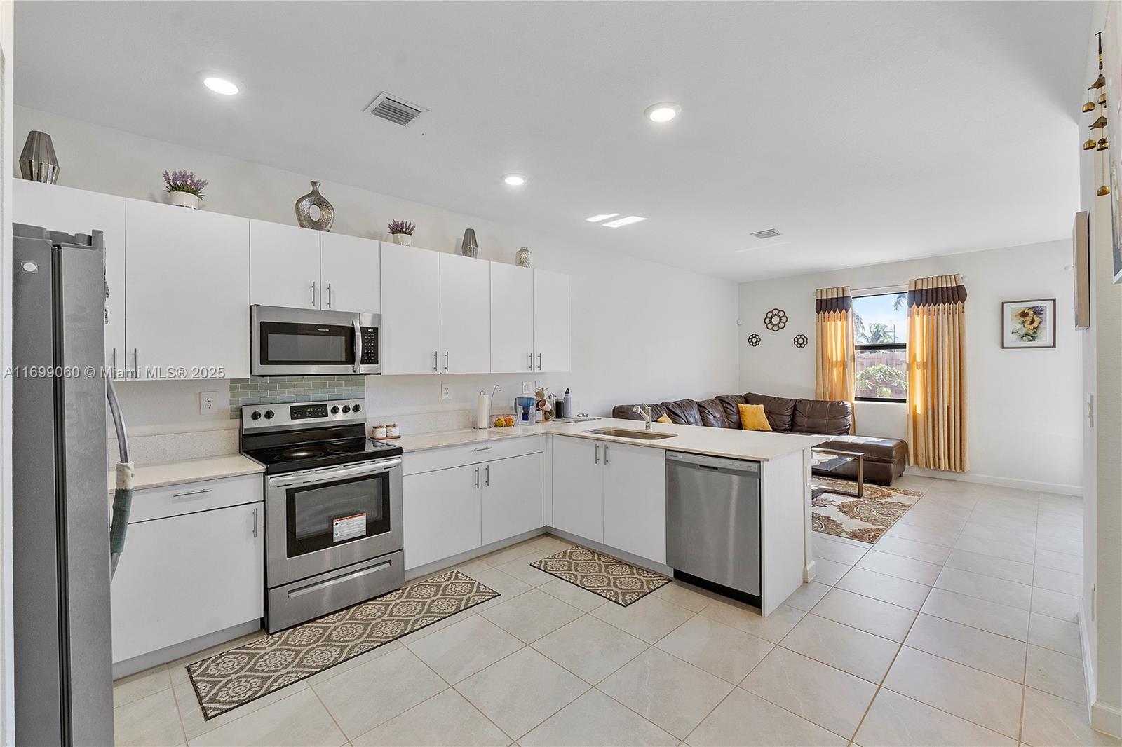 SILVER PALM RESIDENTIAL H - Residential