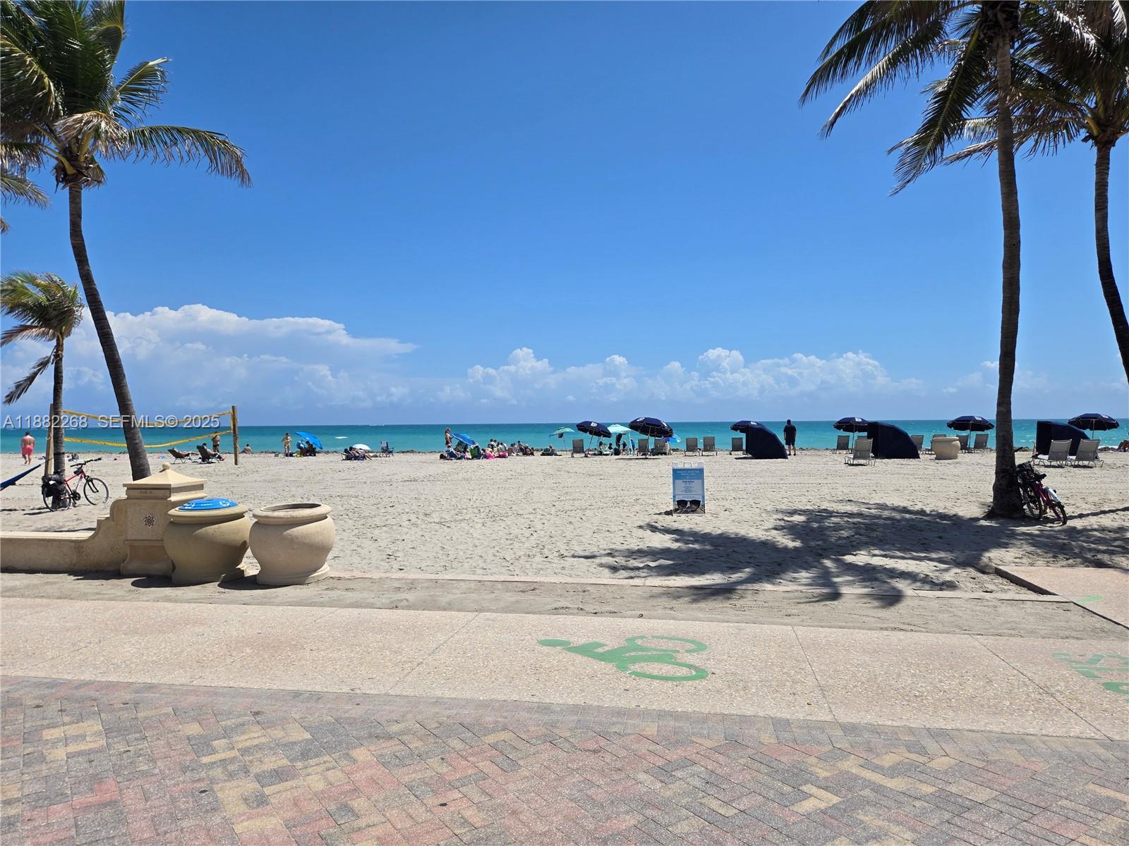 HOLLYWOOD LITTLE RANCHES - Land