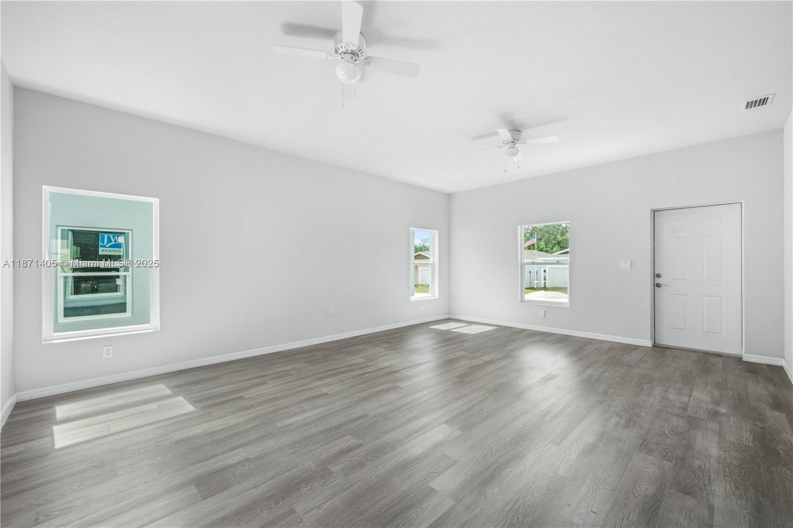 Las Villas at Kenilworth - Residential