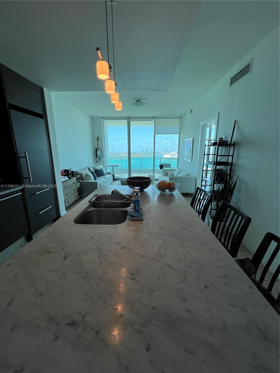 900 Biscayne Blvd 2304