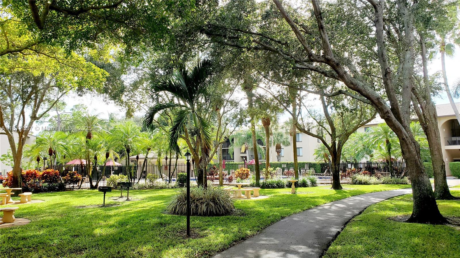 CHARTER CLUB OF PALM BEAC - Residential Lease