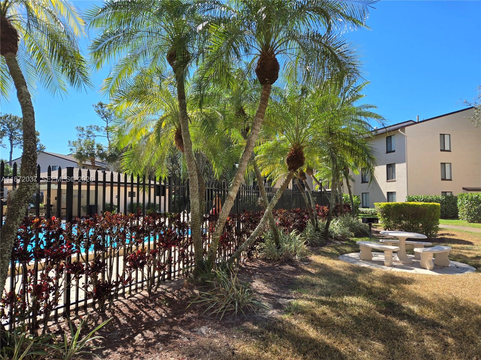 CHARTER CLUB OF PALM BEAC - Residential Lease