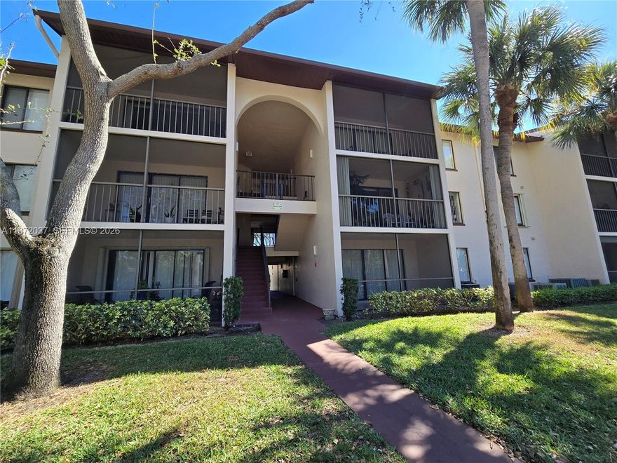 BEAUTIFULLY RENOVATED 1/1 GROUND FLOOR CONDO! HONEY WOOD CABINETS WITH UPGRADED APPLIANCE PACKAGE* NEUTRAL CERAMIC TILE & WOOD FLOORS THROUGHOUT** FULL SIZE STACKABLE WASHER & DRYER* COMMUNITY OFFERS HEATED POOL & JACUZZI* ALL AGES WELCOME* MAX (2) VEHICLES ALLOWED - PICK UP TRUCKS OKAY BUT NO COMMERCIAL VEHICLES* NON-SMOKING APPLICANTS ONLY* NO PETS PER ASSOCIATION RULES* BASIC CABLE INCLUDED*