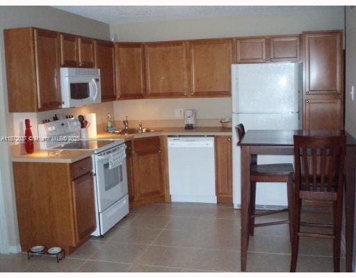 CHARTER CLUB OF PALM BEAC - Residential Lease