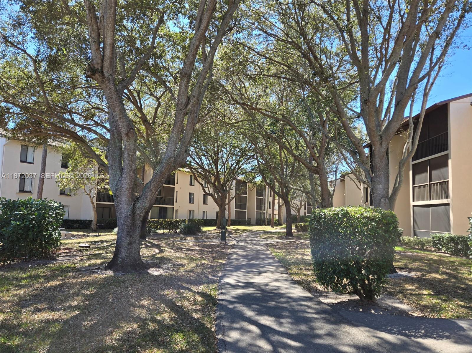 CHARTER CLUB OF PALM BEAC - Residential Lease