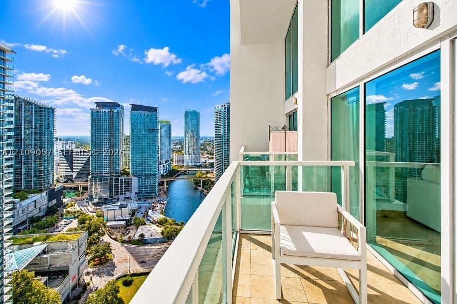 41 SE 5th St 2104