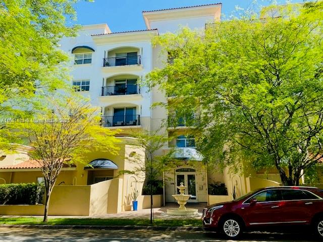 Spacious private corner unit in walking distance to downtown Coral Gables. City views from every room! Entry Foyer to Living/Dining areas overlooking a Wood /Granite Gourmet Kitchen w/ Stainless Steel appliances. Large balcony for great entertainment over looking the City Beautiful! A separate utility room for storage with full size capacity washer and dryer. Split plan model with expansive bedrooms and baths, custom closet systems, Marble floors thru-out Walking distance to schools, shops, restaurants and minutes from airport and Brickell. Small Pet Welcome