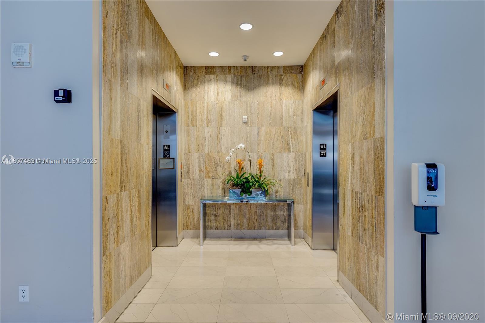 THE AXIS ON BRICKELL COND - Residential