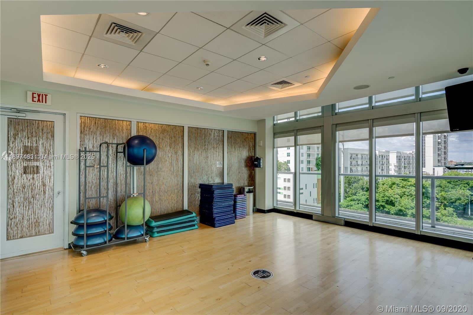THE AXIS ON BRICKELL COND - Residential