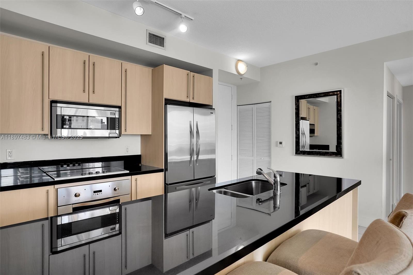 79 SW 12th St PH3804