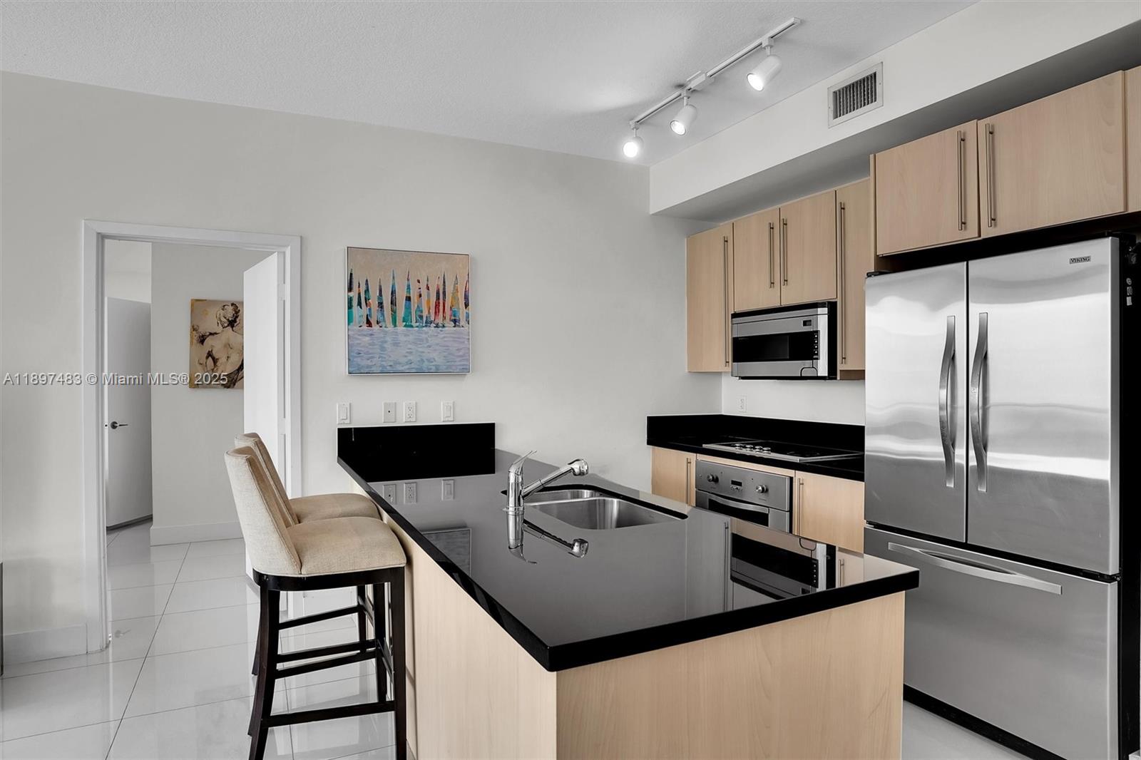 79 SW 12th St PH3804