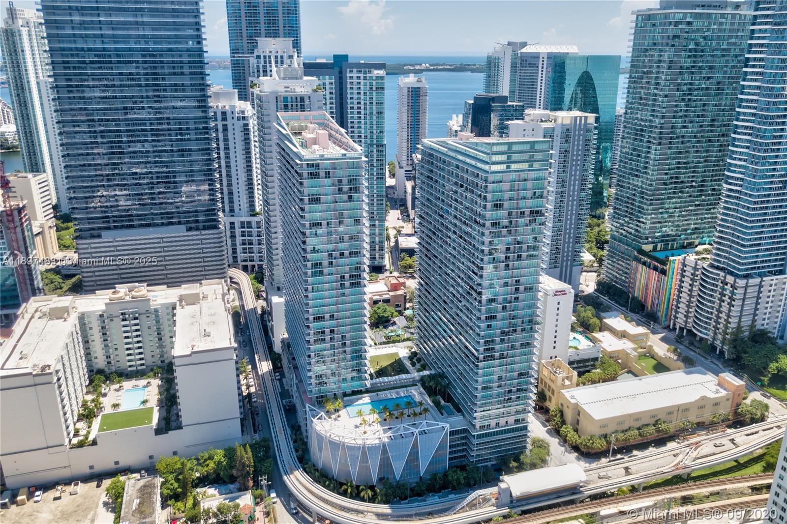 THE AXIS ON BRICKELL COND - Residential