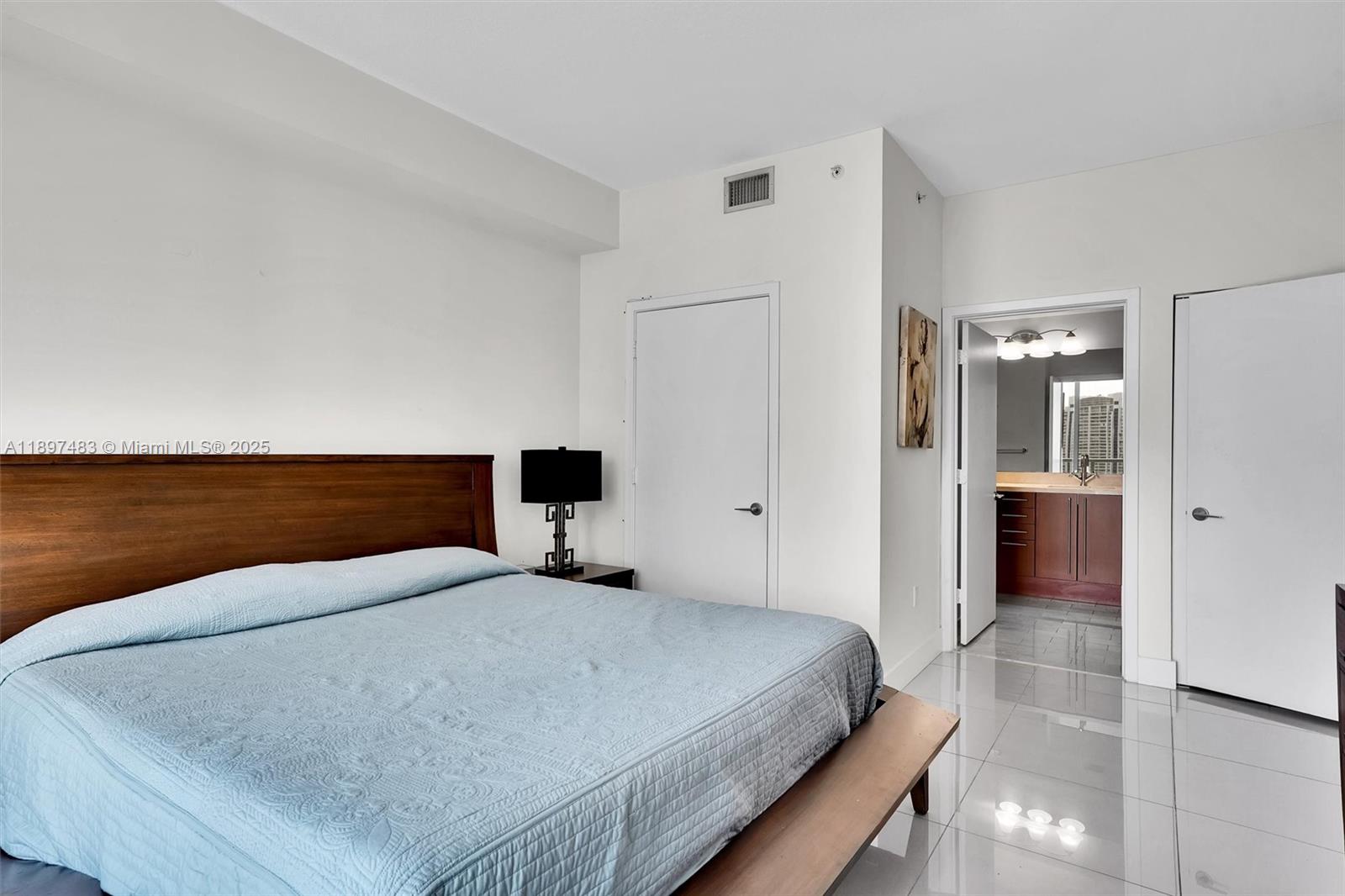 THE AXIS ON BRICKELL COND - Residential