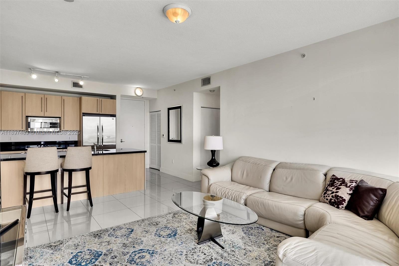 THE AXIS ON BRICKELL COND - Residential