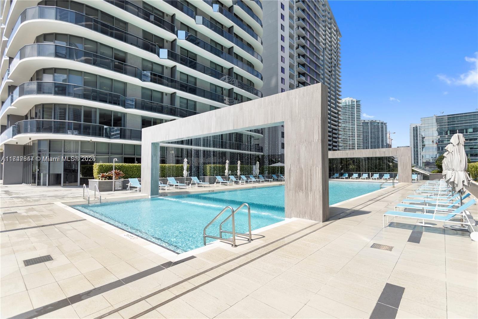 45 SW 9th St 4703