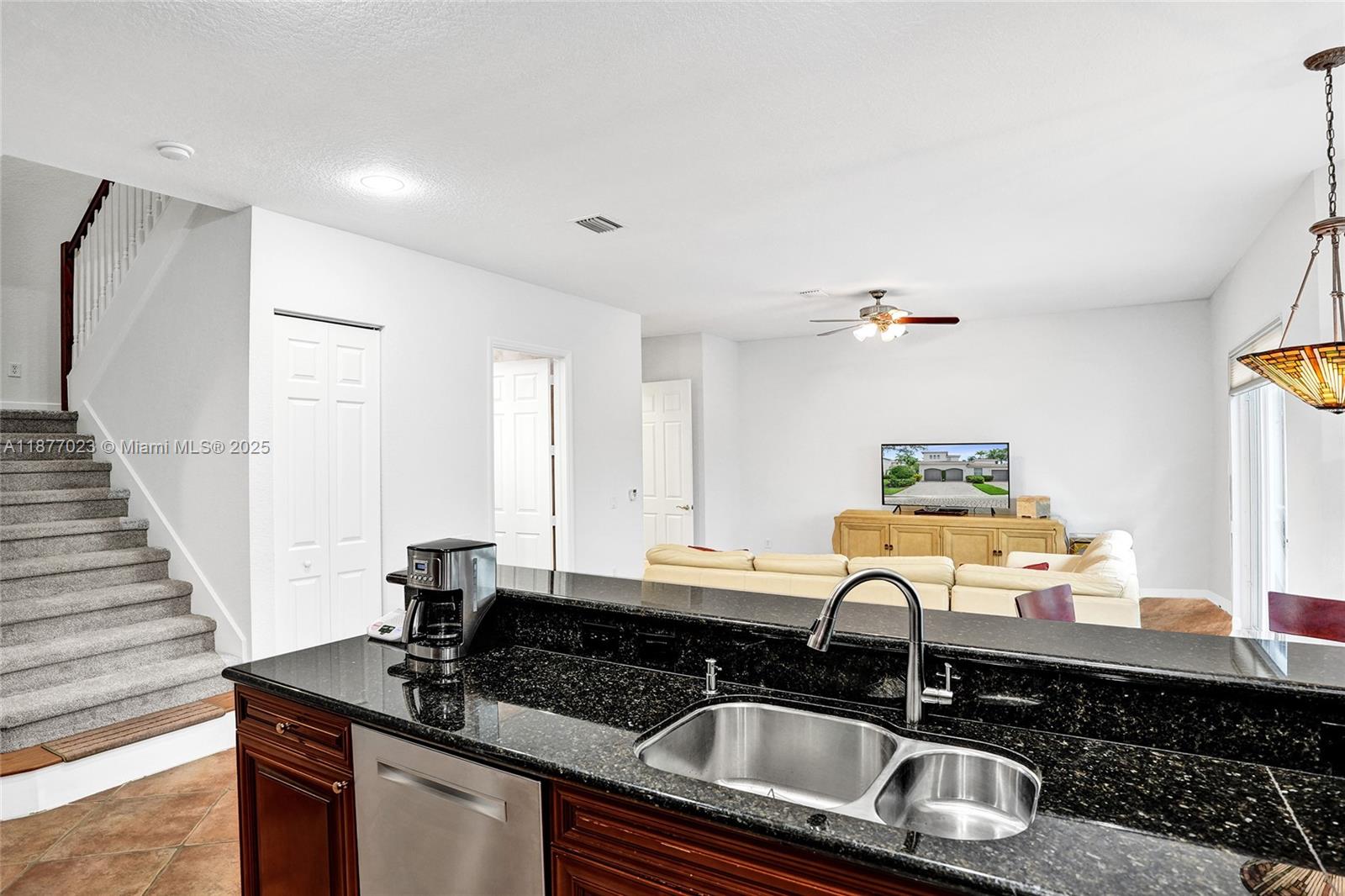 THREE ISLANDS 3RD SECTION - Residential