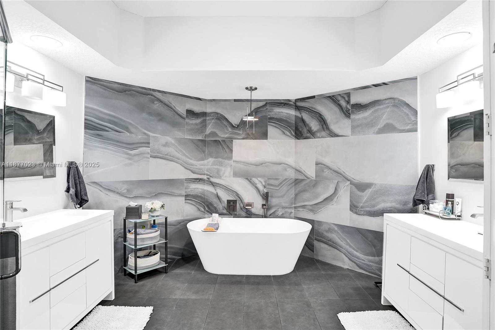 THREE ISLANDS 3RD SECTION - Residential