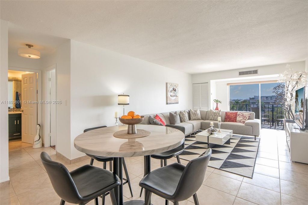 Photo of 1625 SE 10th Ave #607, Fort Lauderdale, FL 33316 (MLS # A11803601)