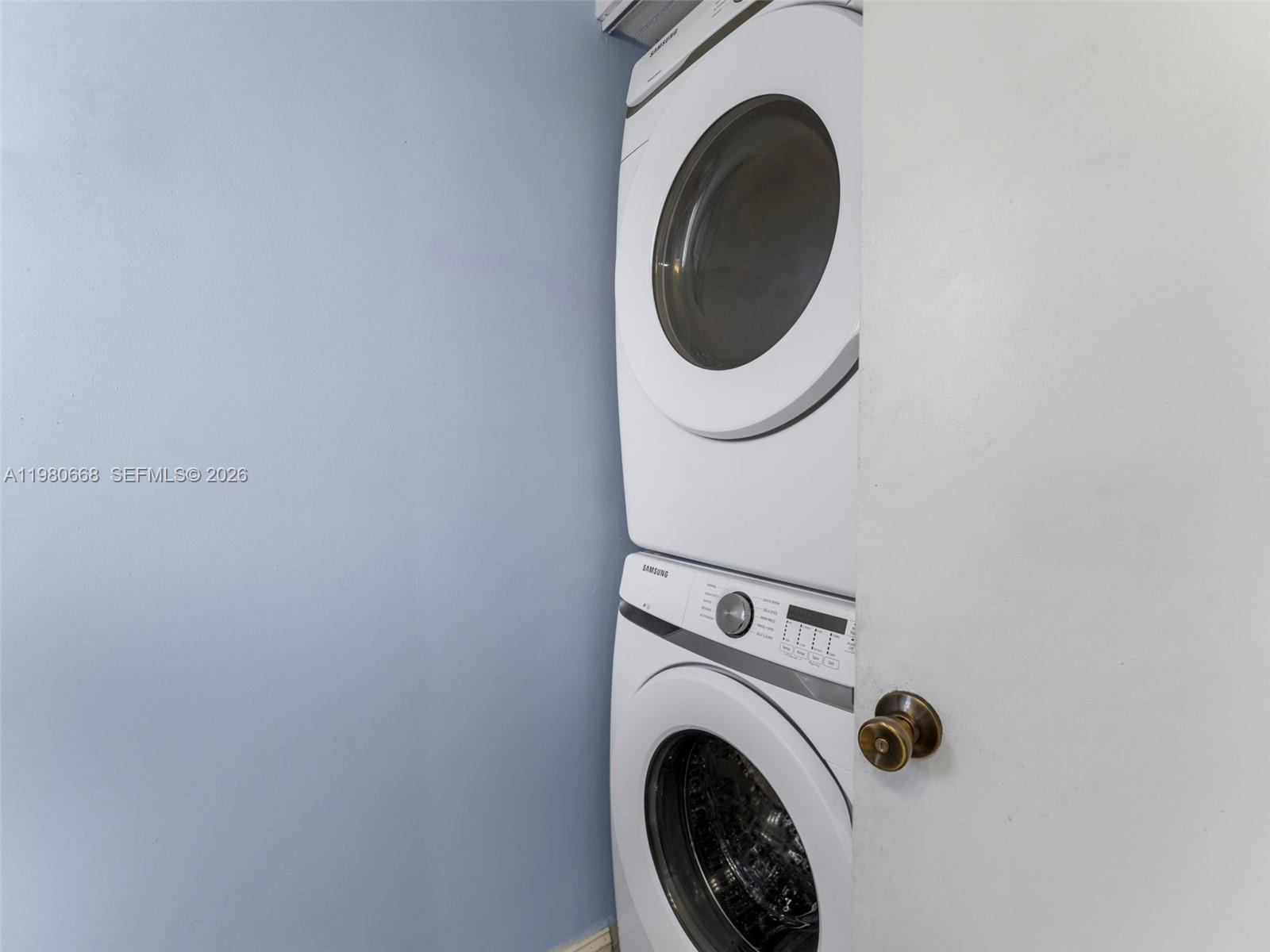 WEITZER SERENA LAKES TOWN - Residential