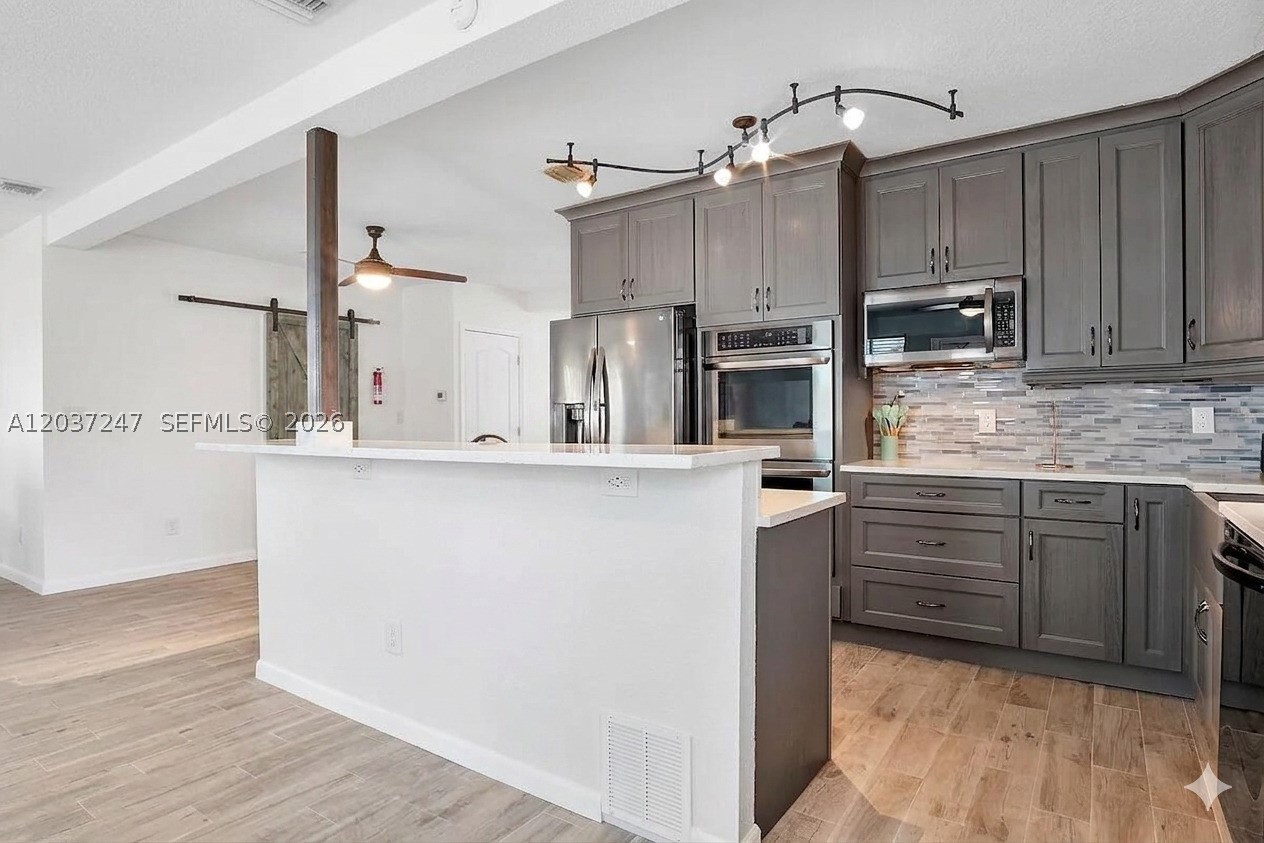 316 NW 29th St