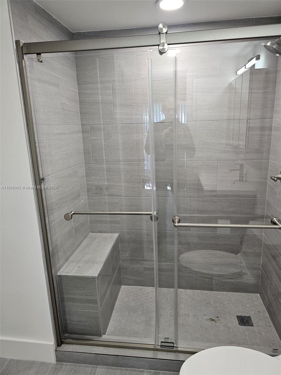 LA ARBOLEDA CONDO - Residential Lease