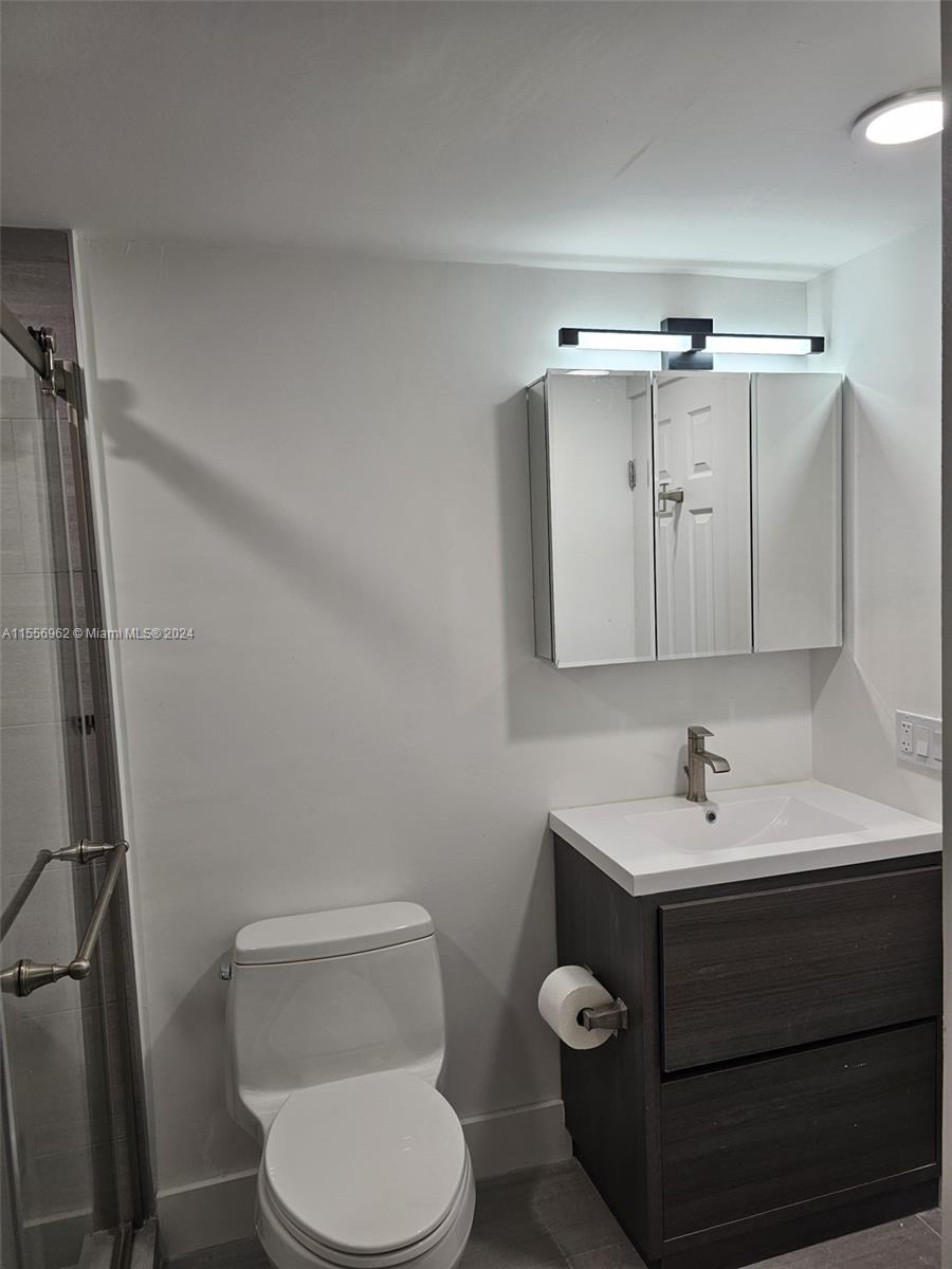 LA ARBOLEDA CONDO - Residential Lease