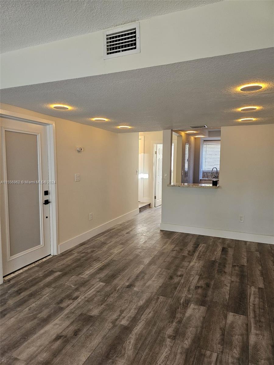 LA ARBOLEDA CONDO - Residential Lease