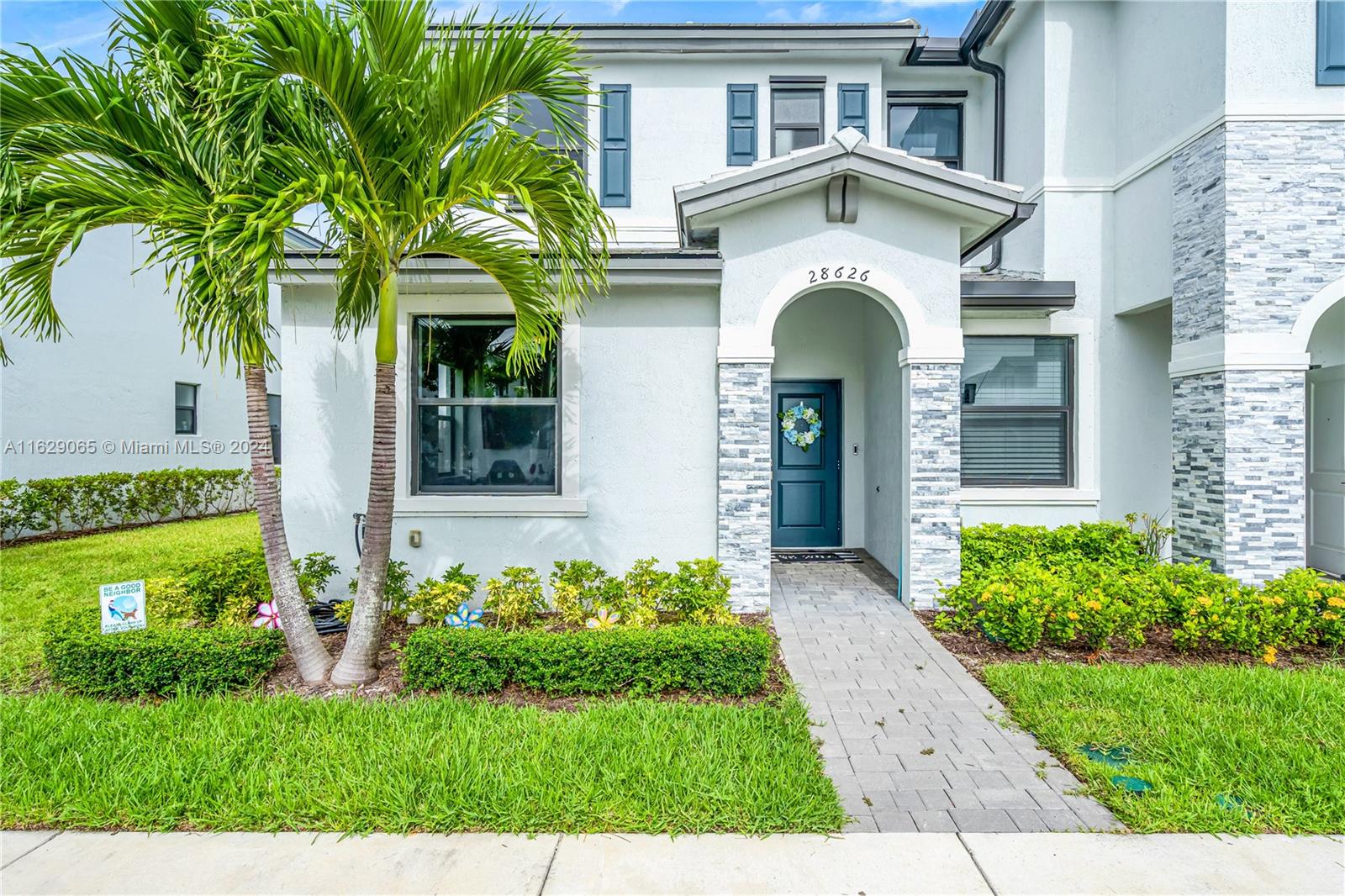 Rental Property at 28626 Sw 133rd Ct 28626, Homestead, Miami-Dade County, Florida - Bedrooms: 3 
Bathrooms: 3  - $3,200 MO.