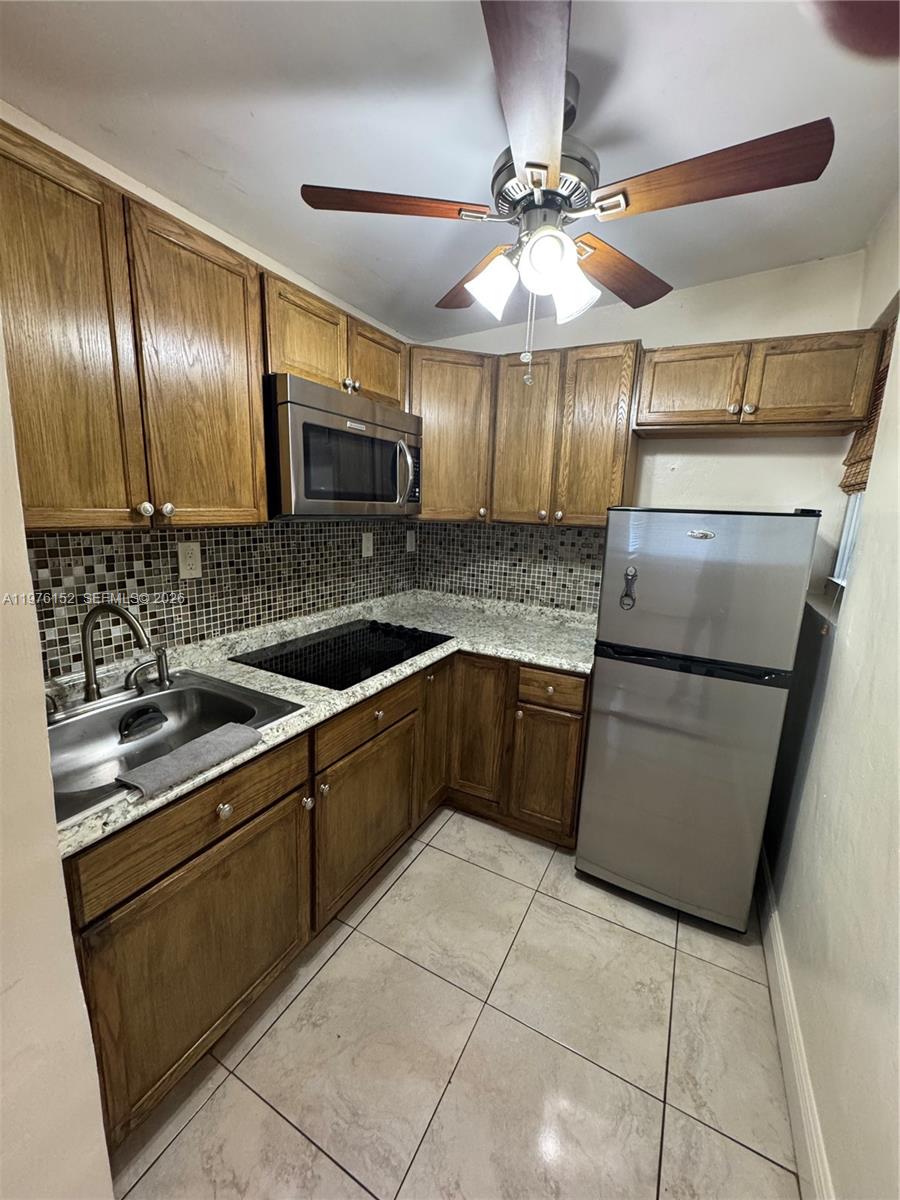 GOLF COURSE GARDENS RESUB - Residential Lease