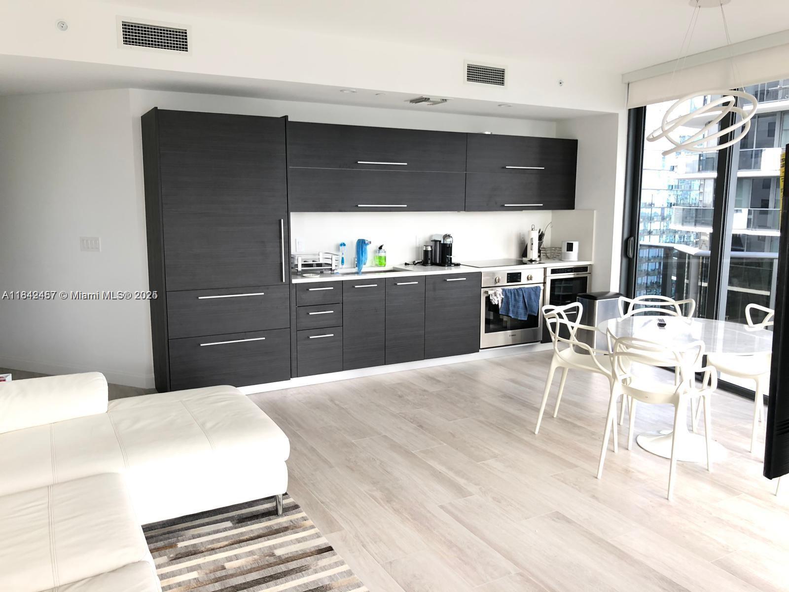 55 SW 9th St 4003