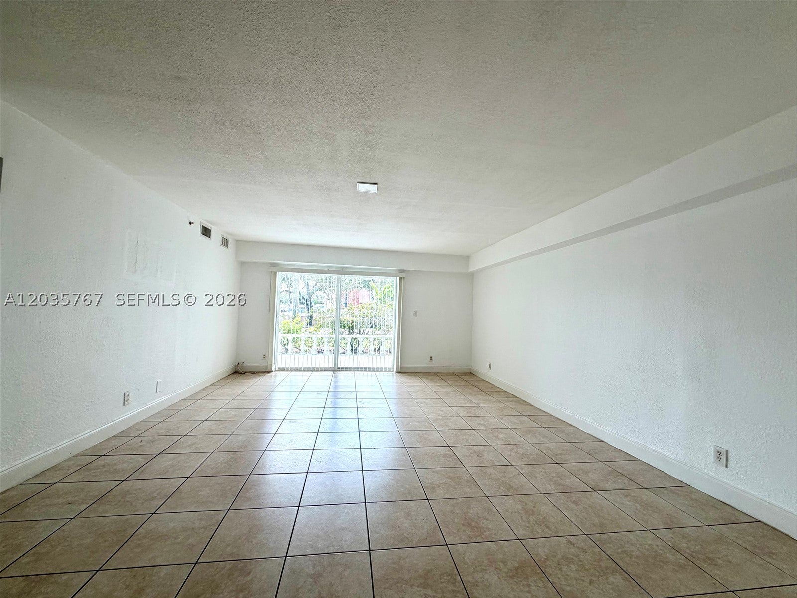4271 NW 5th St 128, Plantation FL 33317