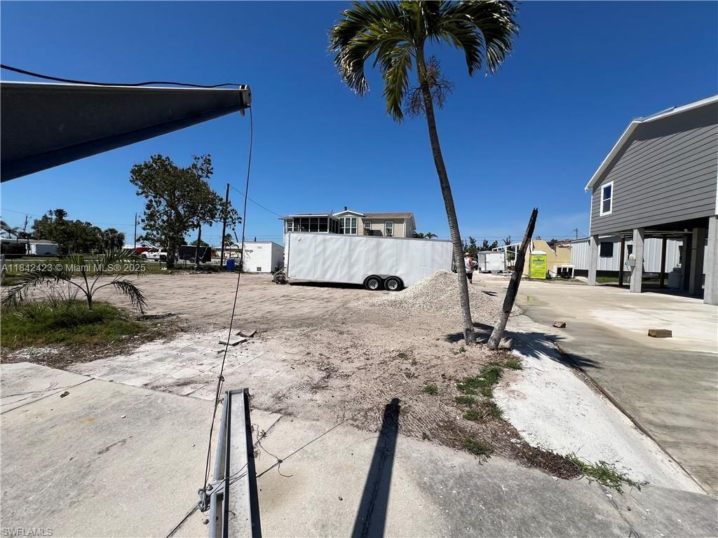 5157 Flamingo Dr