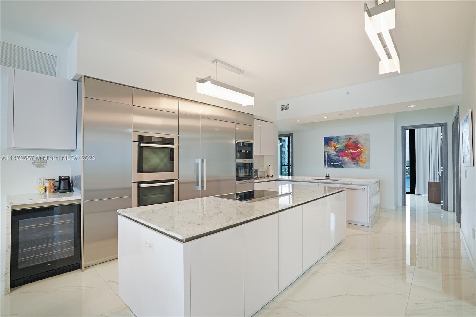 PRIVE CONDO - Residential