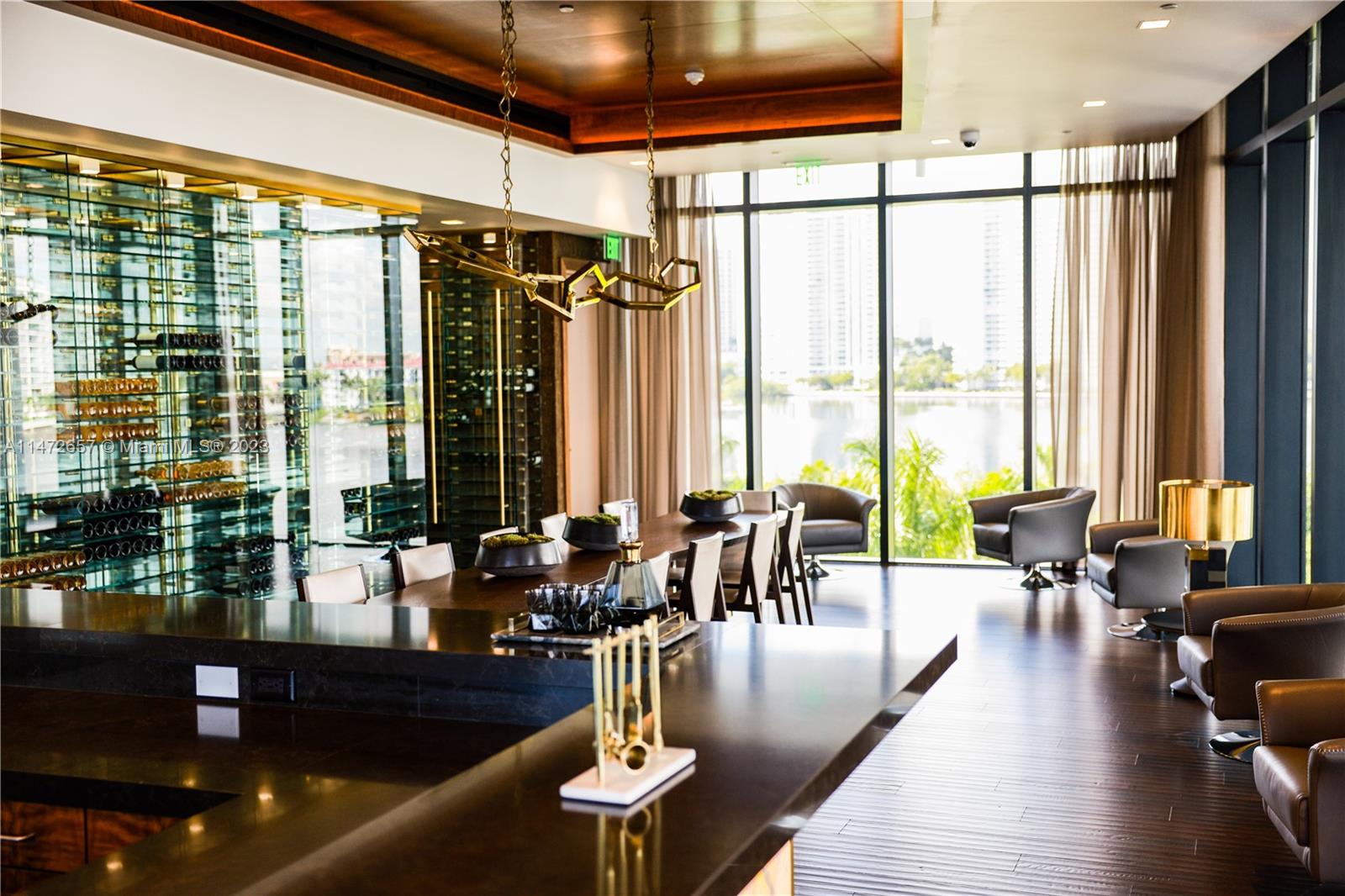 PRIVE CONDO - Residential