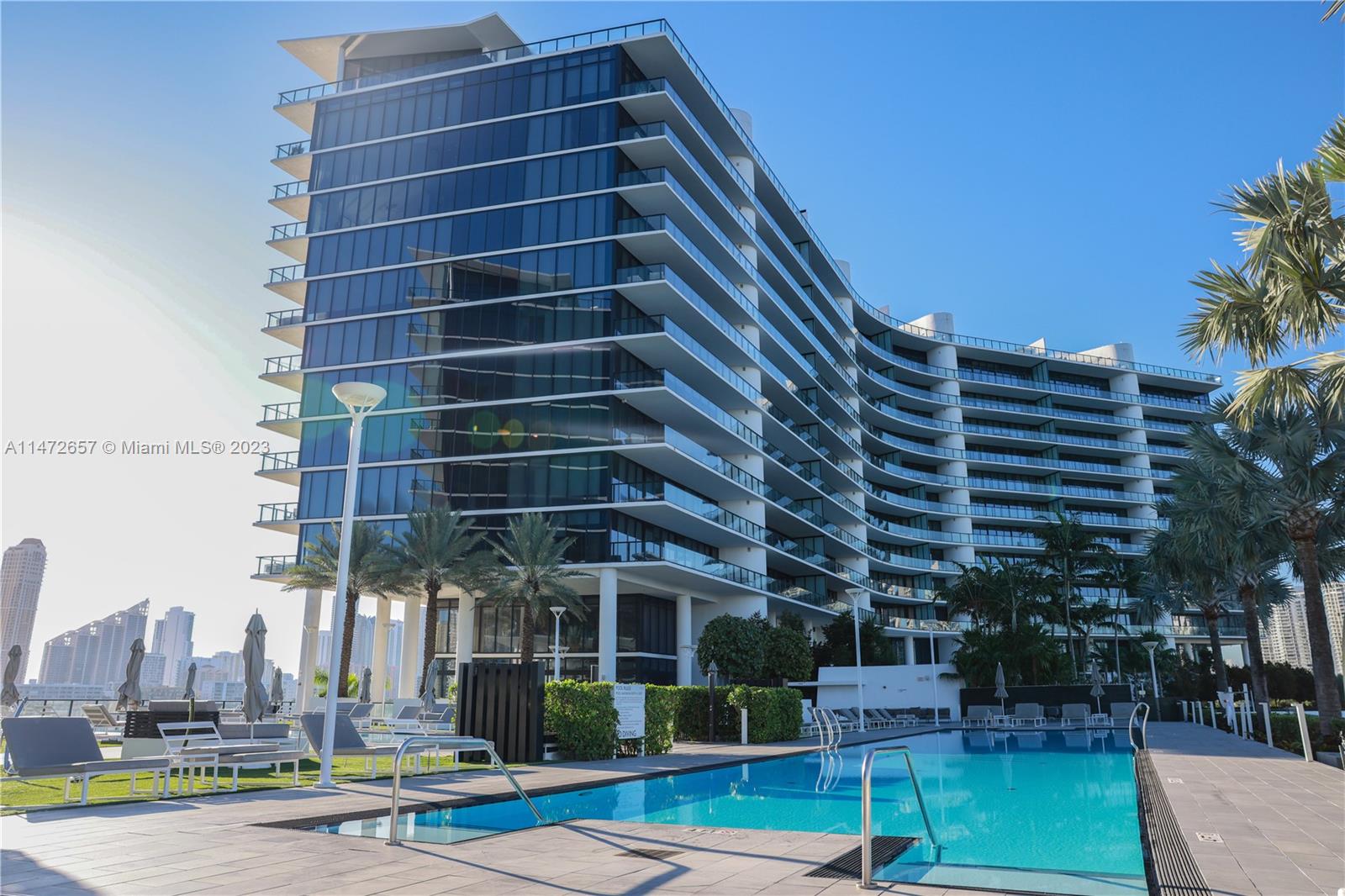 PRIVE CONDO - Residential