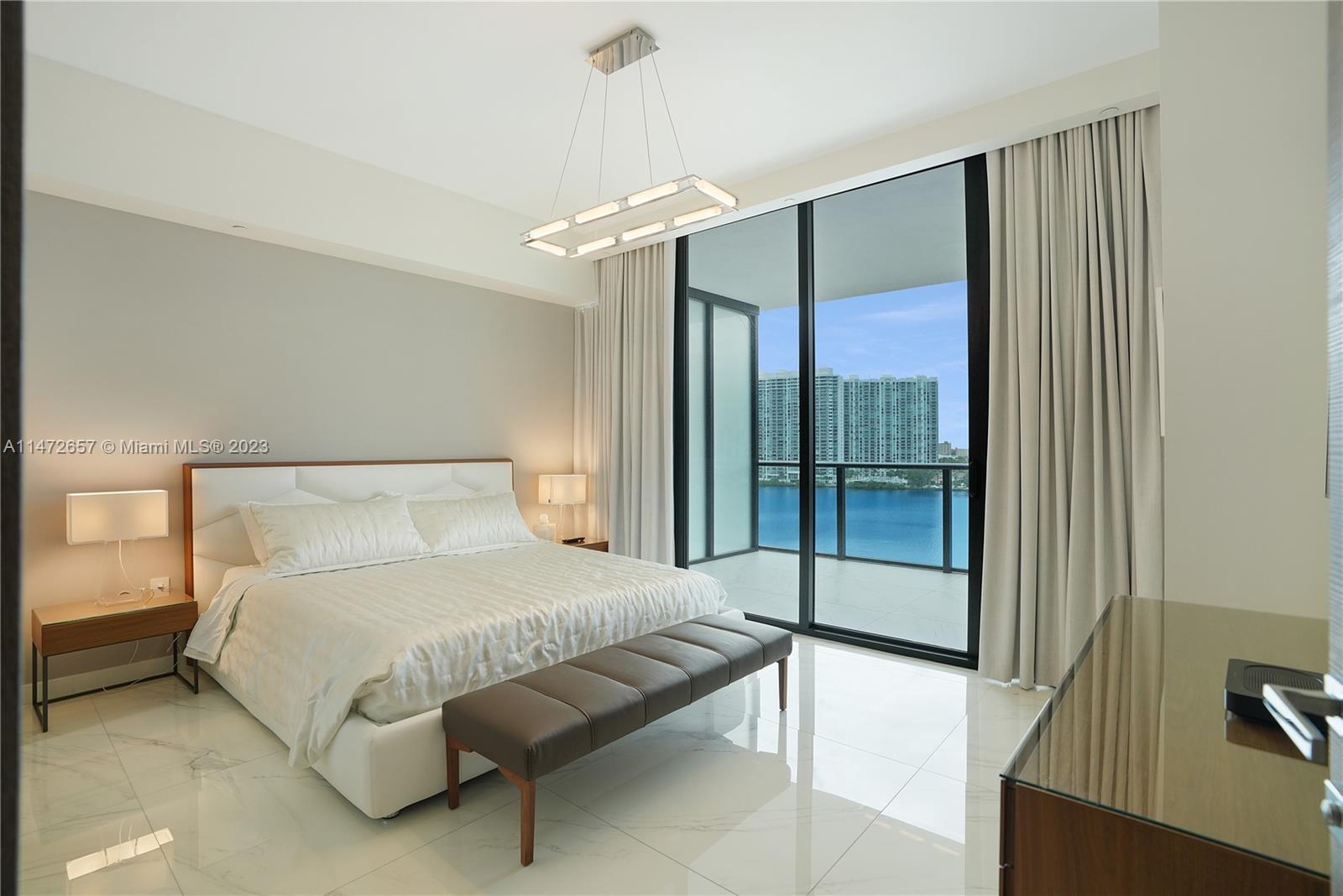 PRIVE CONDO - Residential