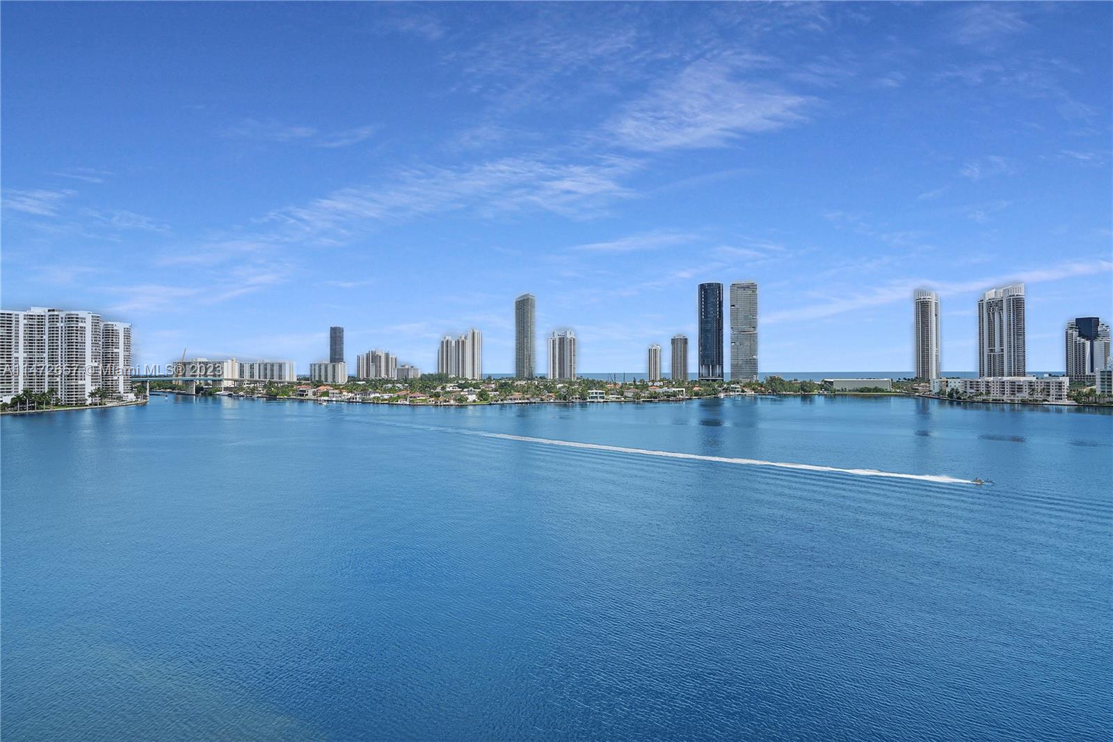 PRIVE CONDO - Residential