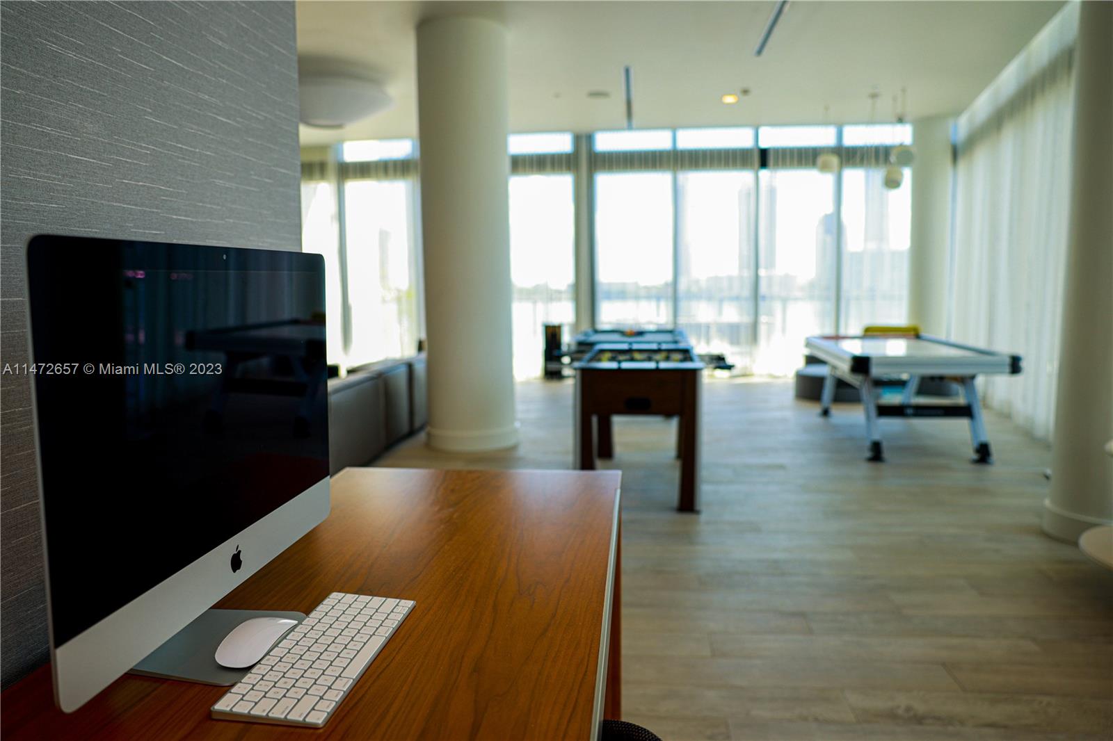 PRIVE CONDO - Residential