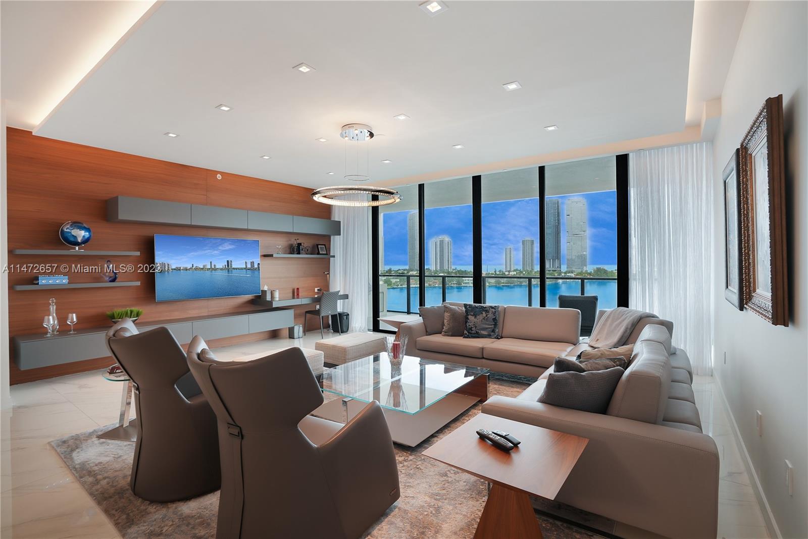 PRIVE CONDO - Residential