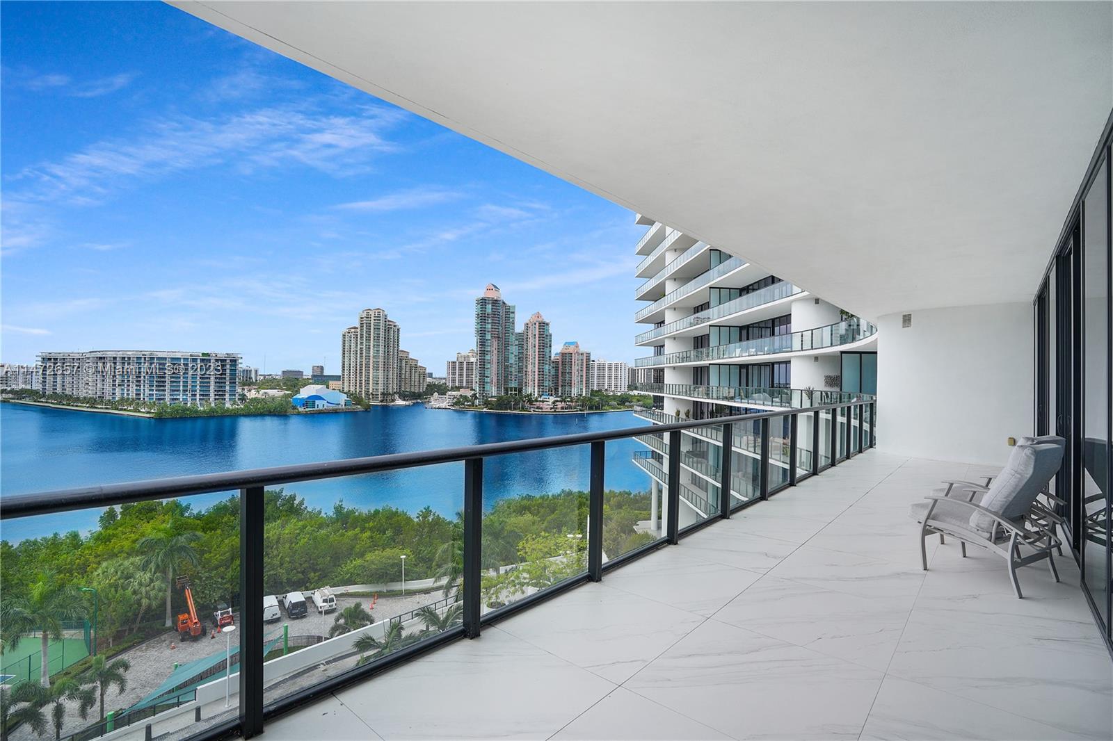 PRIVE CONDO - Residential