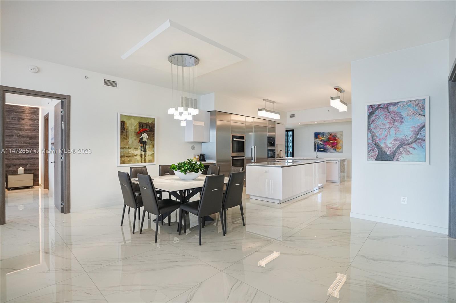 PRIVE CONDO - Residential