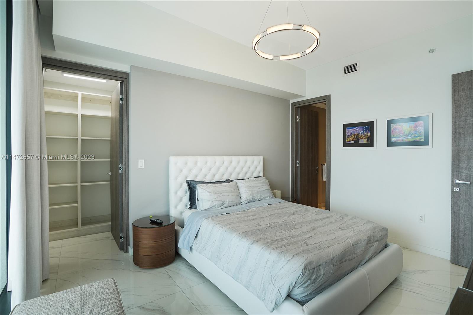 PRIVE CONDO - Residential