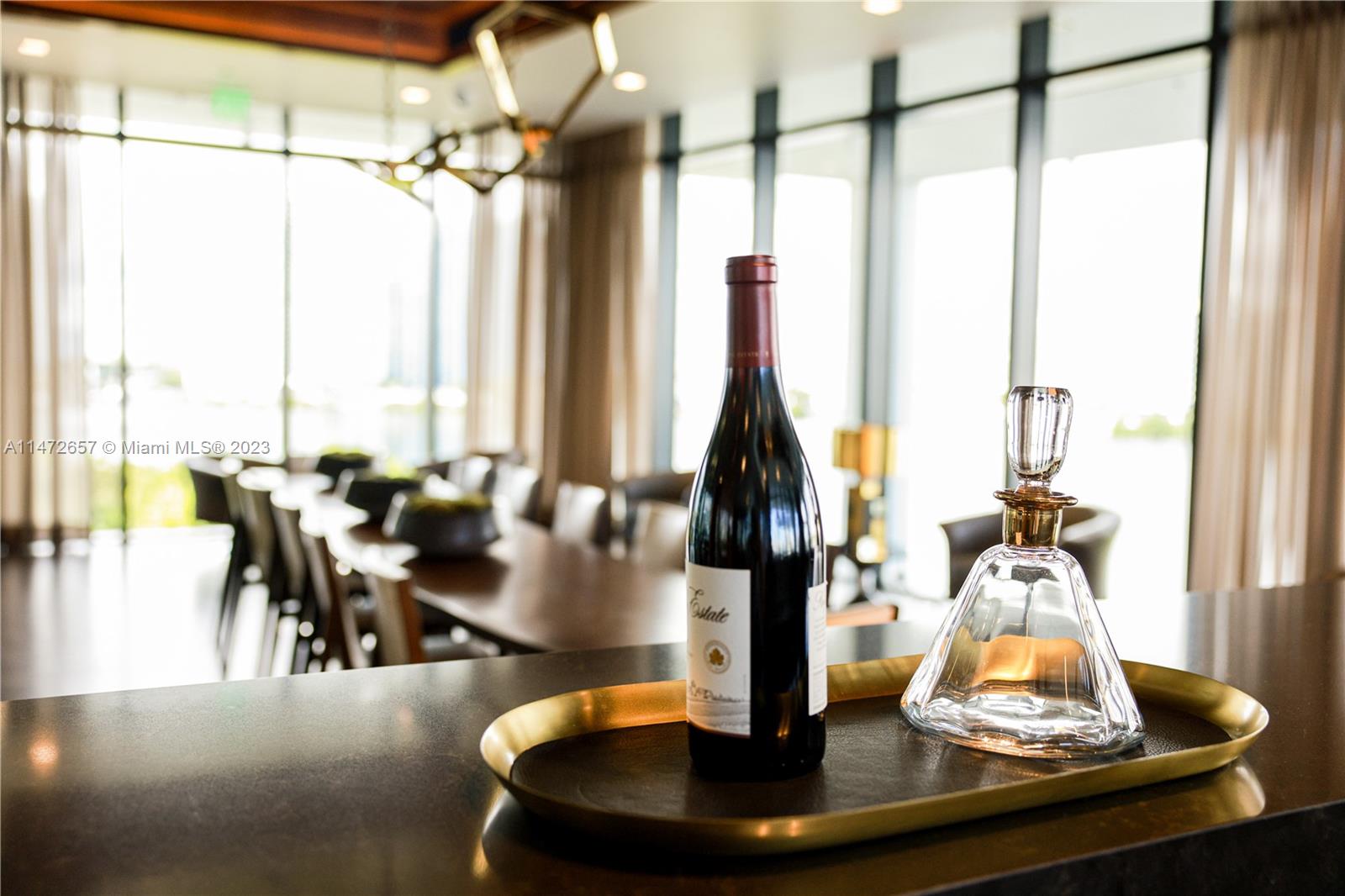 PRIVE CONDO - Residential