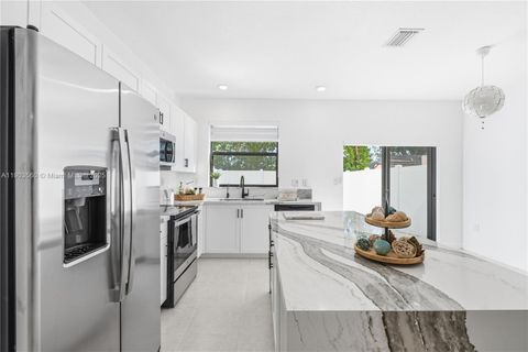 10537 W 32nd Ln Hialeah FL 33018