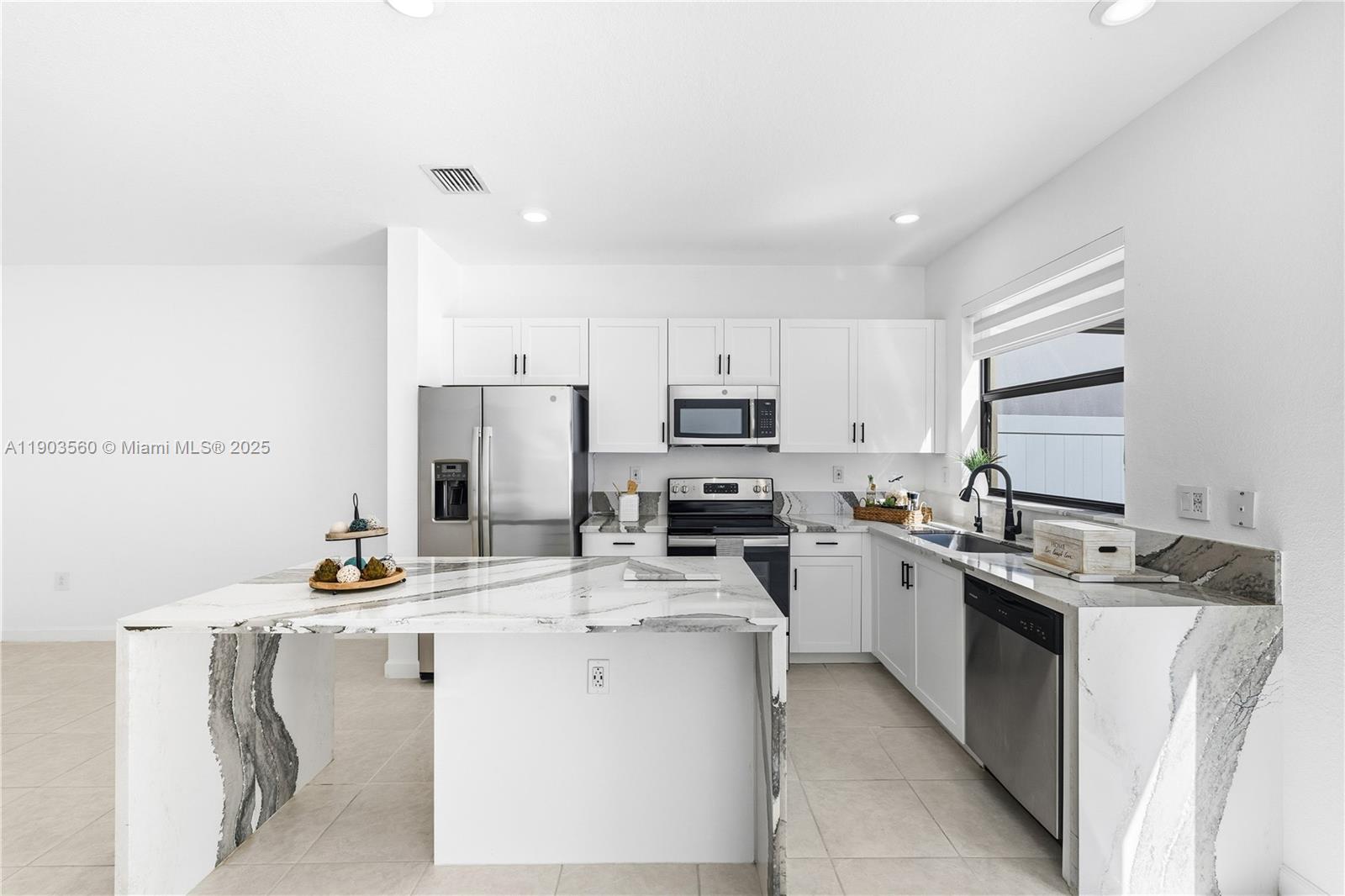 AQUABELLA SECTION TWO - Residential Lease