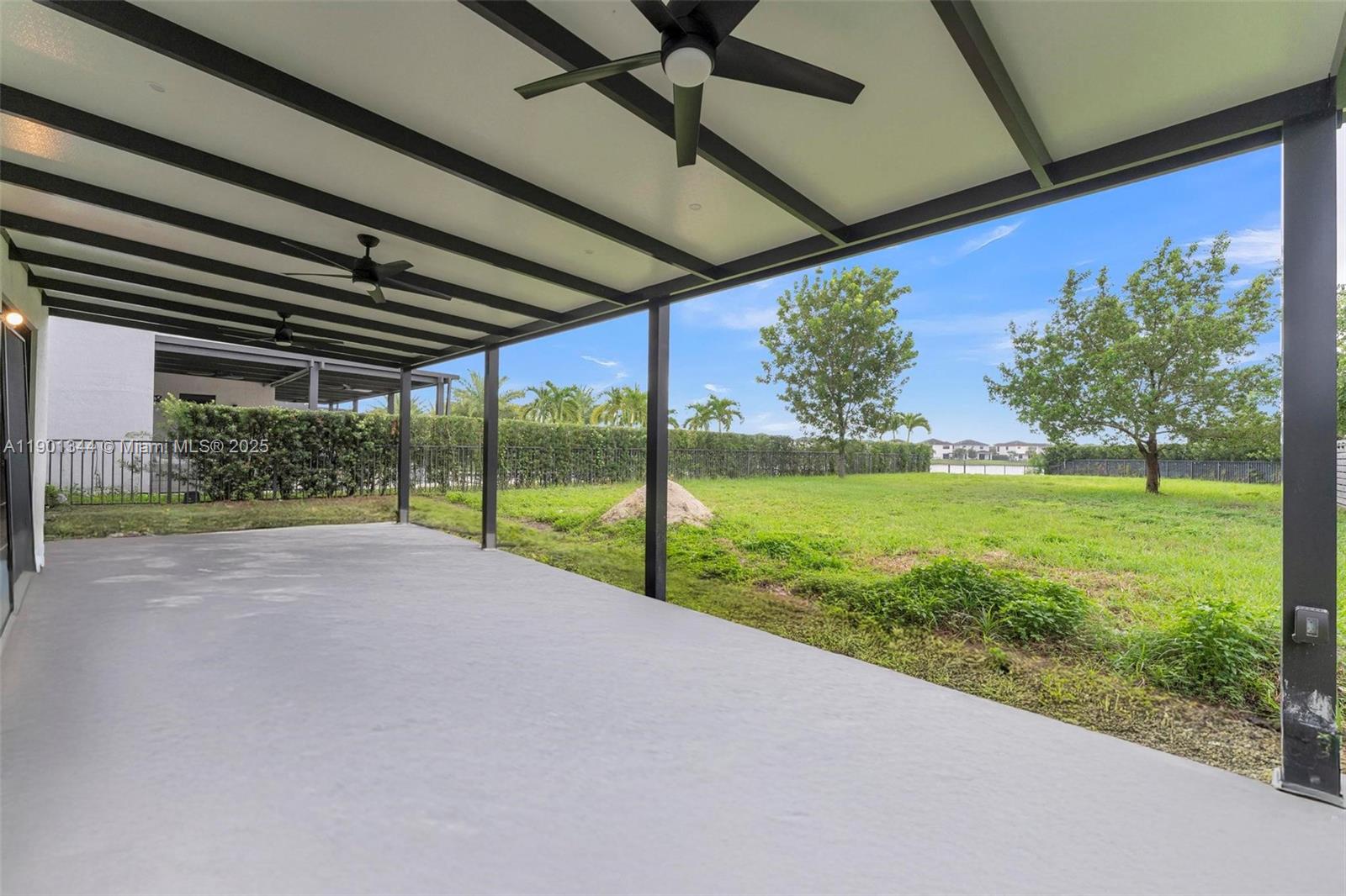 DUNNWOODY LAKE - Residential