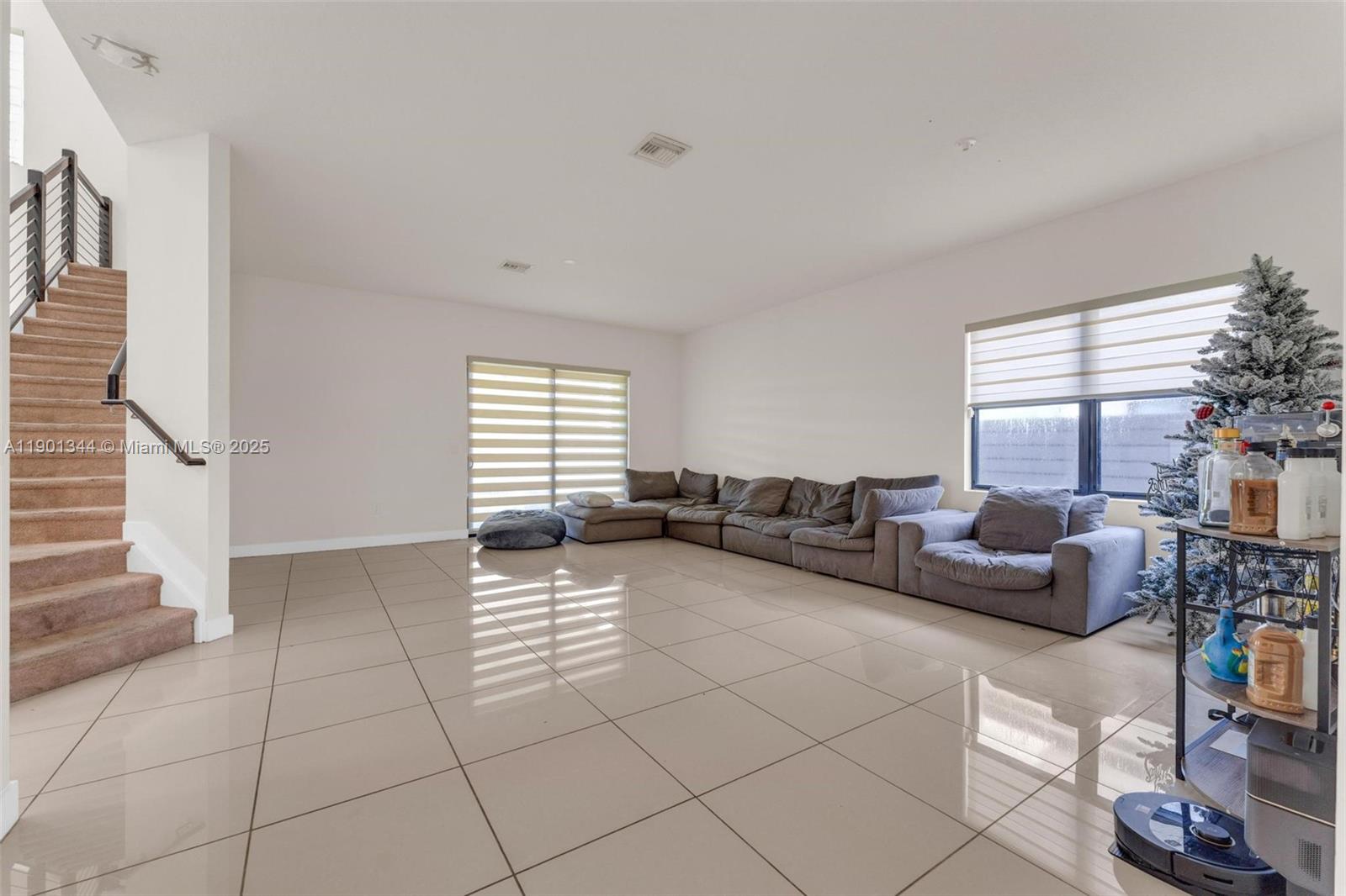 DUNNWOODY LAKE - Residential