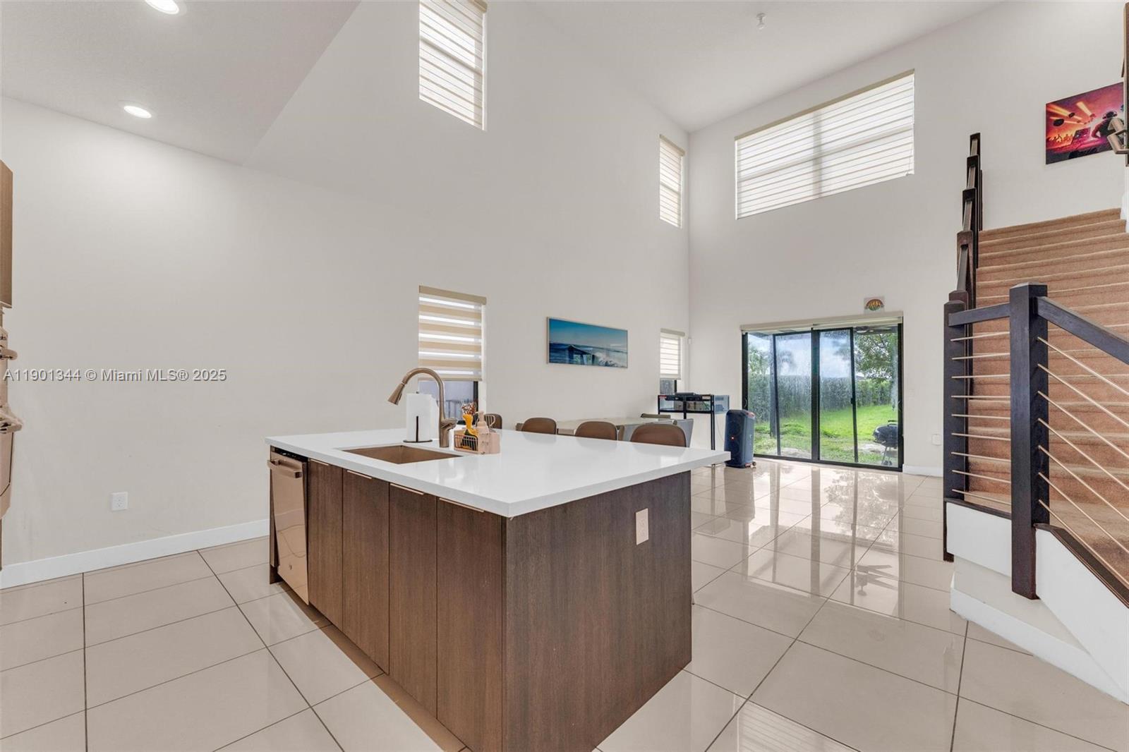 DUNNWOODY LAKE - Residential