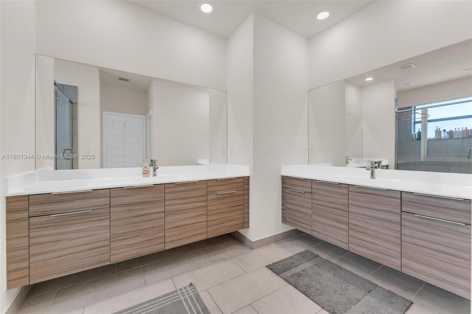 DUNNWOODY LAKE - Residential